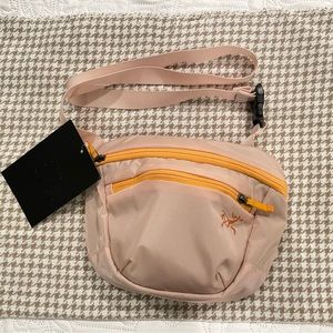 Arcteryx Mantis 2 Waistpack Sunlust pink